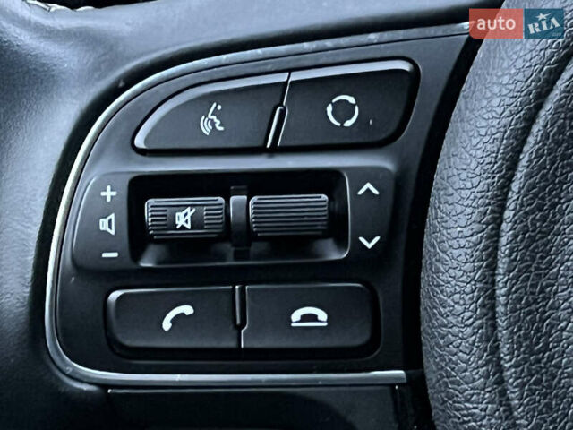 Киа Niro, объемом двигателя 0 л и пробегом 154 тыс. км за 19299 $, фото 18 на Automoto.ua