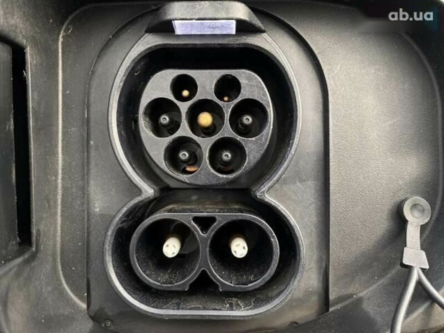 Кіа Niro, об'ємом двигуна 0 л та пробігом 83 тис. км за 23200 $, фото 22 на Automoto.ua