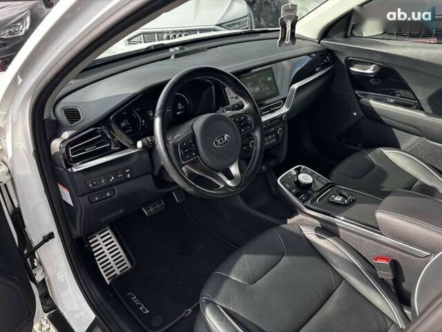 Киа Niro, объемом двигателя 0 л и пробегом 95 тыс. км за 20450 $, фото 18 на Automoto.ua