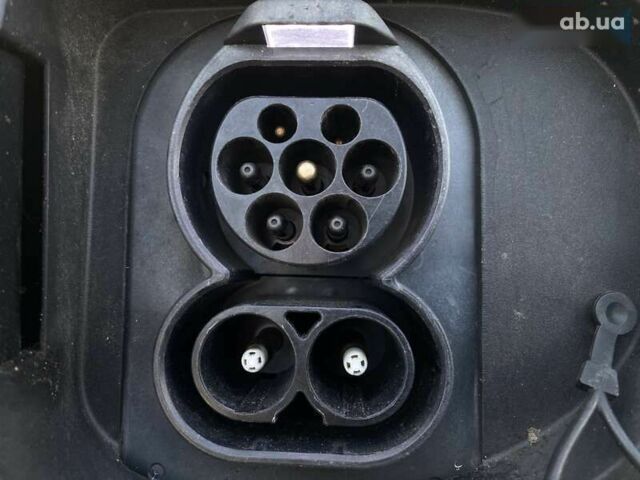 Кіа Niro, об'ємом двигуна 0 л та пробігом 123 тис. км за 20700 $, фото 19 на Automoto.ua