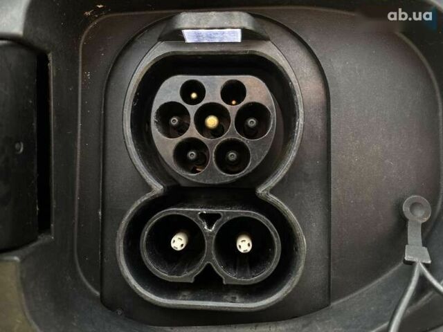 Кіа Niro, об'ємом двигуна 0 л та пробігом 88 тис. км за 21900 $, фото 23 на Automoto.ua