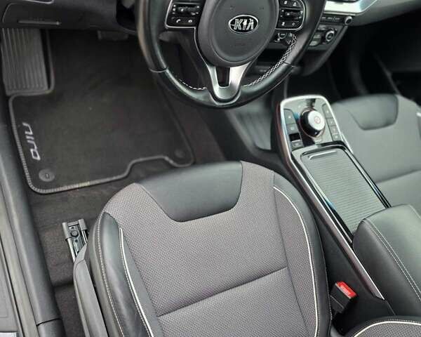 Кіа Niro, об'ємом двигуна 0 л та пробігом 96 тис. км за 19500 $, фото 17 на Automoto.ua