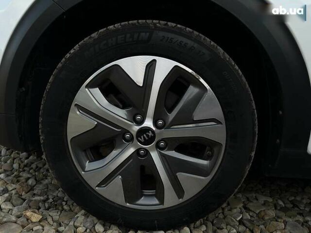 Кіа Niro, об'ємом двигуна 0 л та пробігом 62 тис. км за 23400 $, фото 23 на Automoto.ua