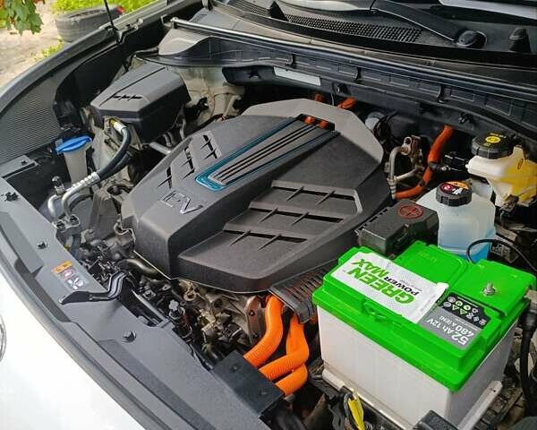 Киа Niro, объемом двигателя 0 л и пробегом 108 тыс. км за 20900 $, фото 5 на Automoto.ua