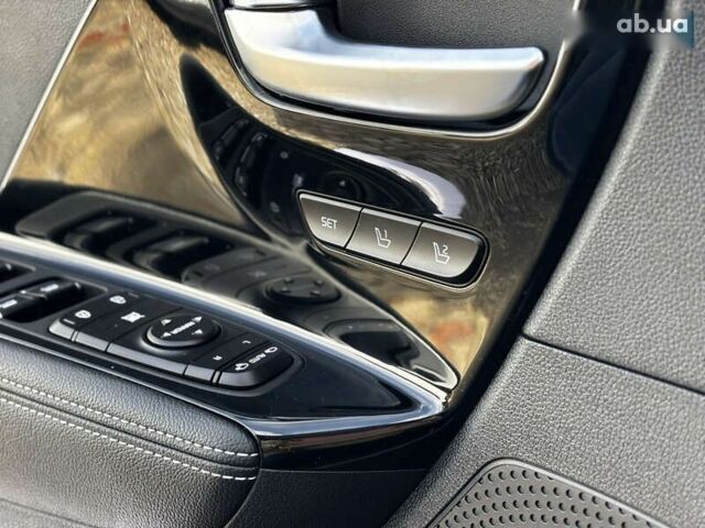 Киа Niro, объемом двигателя 0 л и пробегом 110 тыс. км за 21200 $, фото 23 на Automoto.ua