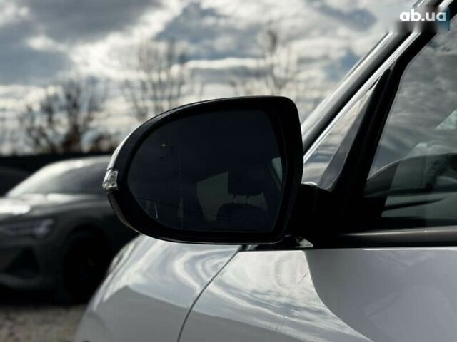 Киа Niro, объемом двигателя 0 л и пробегом 141 тыс. км за 19300 $, фото 9 на Automoto.ua