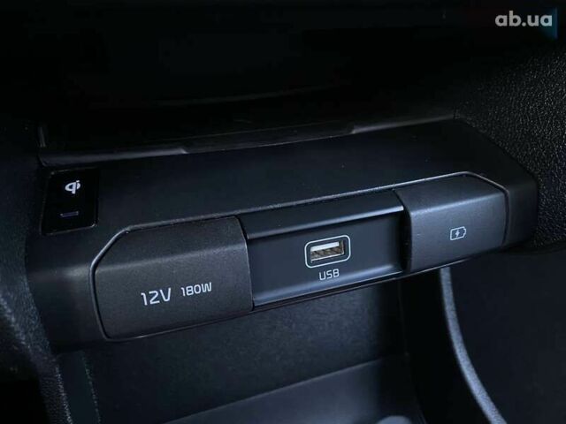 Киа Niro, объемом двигателя 0 л и пробегом 88 тыс. км за 22900 $, фото 8 на Automoto.ua