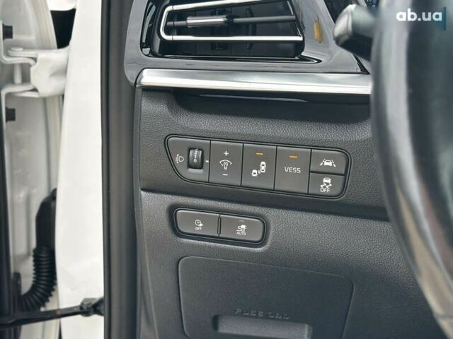 Киа Niro, объемом двигателя 0 л и пробегом 141 тыс. км за 19300 $, фото 28 на Automoto.ua