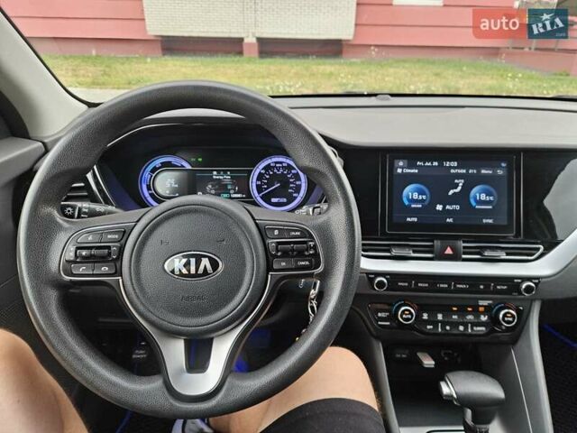 Кіа Niro, об'ємом двигуна 1.6 л та пробігом 211 тис. км за 16499 $, фото 29 на Automoto.ua