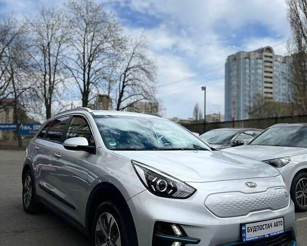 Киа Niro, объемом двигателя 0 л и пробегом 70 тыс. км за 19299 $, фото 6 на Automoto.ua