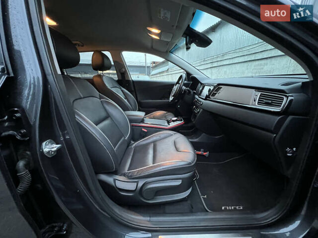 Киа Niro, объемом двигателя 0 л и пробегом 154 тыс. км за 19299 $, фото 28 на Automoto.ua