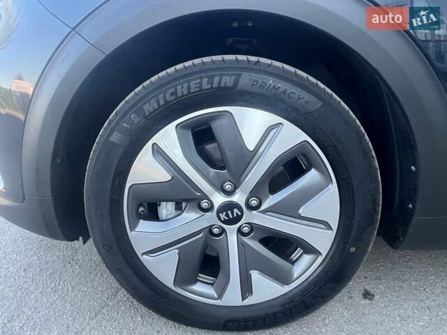 Киа Niro, объемом двигателя 0 л и пробегом 93 тыс. км за 18950 $, фото 18 на Automoto.ua