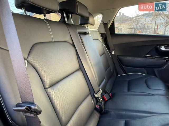 Киа Niro, объемом двигателя 0 л и пробегом 87 тыс. км за 17250 $, фото 65 на Automoto.ua