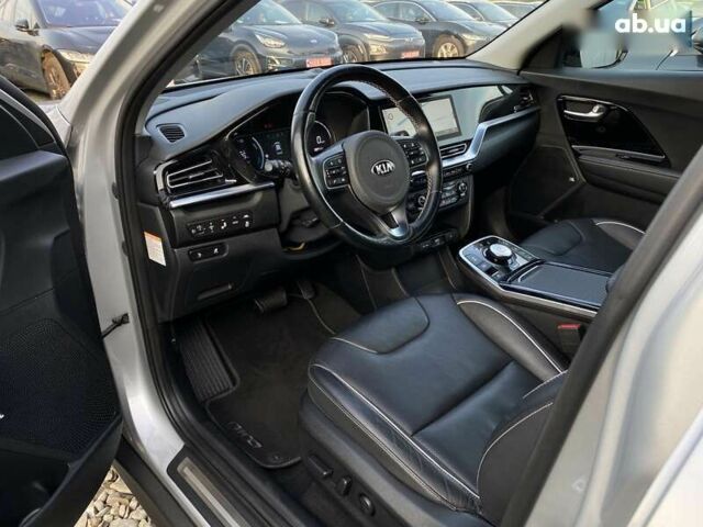 Кіа Niro, об'ємом двигуна 0 л та пробігом 123 тис. км за 20700 $, фото 22 на Automoto.ua