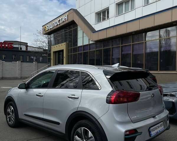 Киа Niro, объемом двигателя 0 л и пробегом 70 тыс. км за 19299 $, фото 15 на Automoto.ua