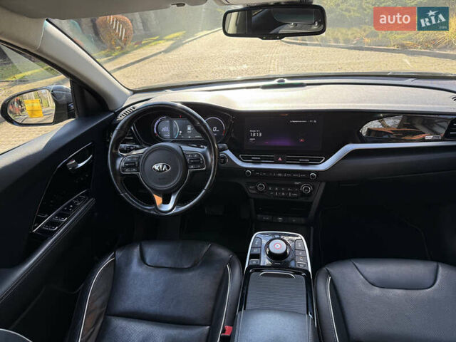 Кіа Niro, об'ємом двигуна 0 л та пробігом 141 тис. км за 18499 $, фото 26 на Automoto.ua