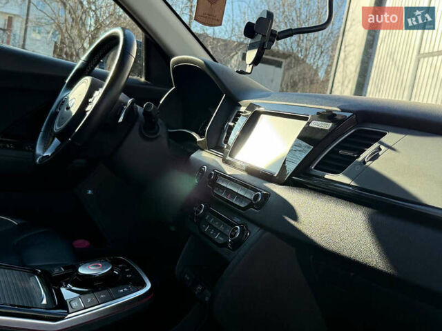 Киа Niro, объемом двигателя 0 л и пробегом 87 тыс. км за 17250 $, фото 54 на Automoto.ua