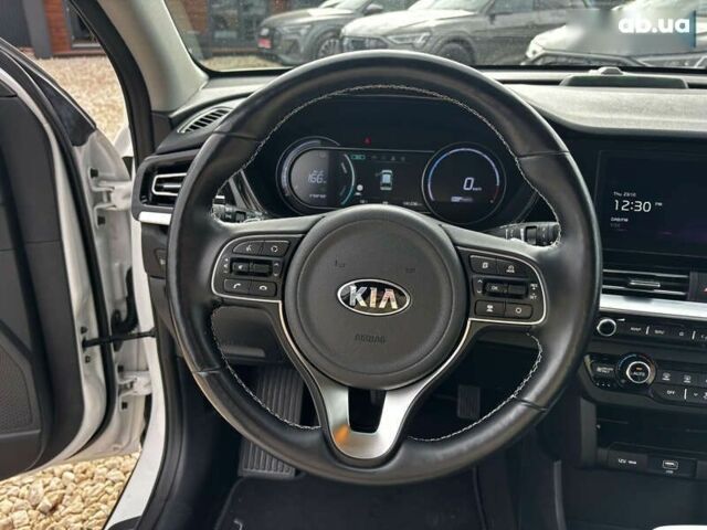 Киа Niro, объемом двигателя 0 л и пробегом 141 тыс. км за 19300 $, фото 26 на Automoto.ua