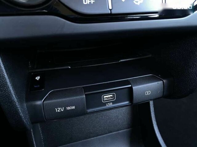 Кіа Niro, об'ємом двигуна 0 л та пробігом 107 тис. км за 21950 $, фото 8 на Automoto.ua