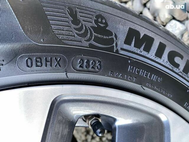 Кіа Niro, об'ємом двигуна 0 л та пробігом 107 тис. км за 21950 $, фото 23 на Automoto.ua