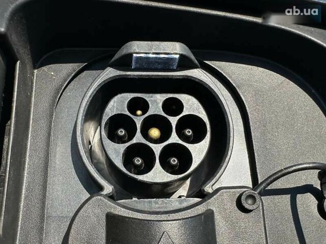 Киа Niro, объемом двигателя 0 л и пробегом 76 тыс. км за 22700 $, фото 15 на Automoto.ua