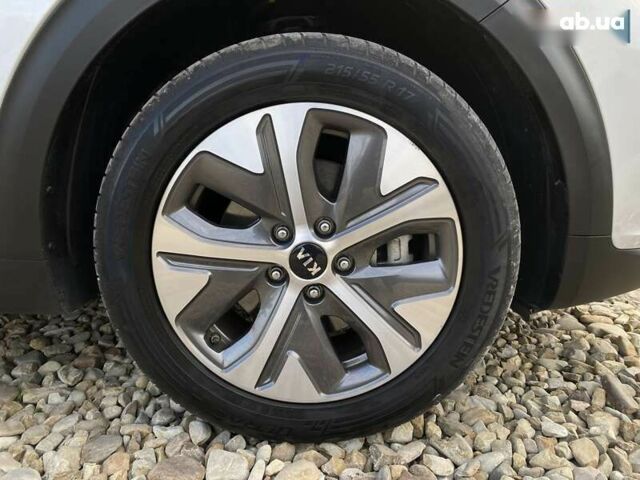 Кіа Niro, об'ємом двигуна 0 л та пробігом 81 тис. км за 21950 $, фото 18 на Automoto.ua