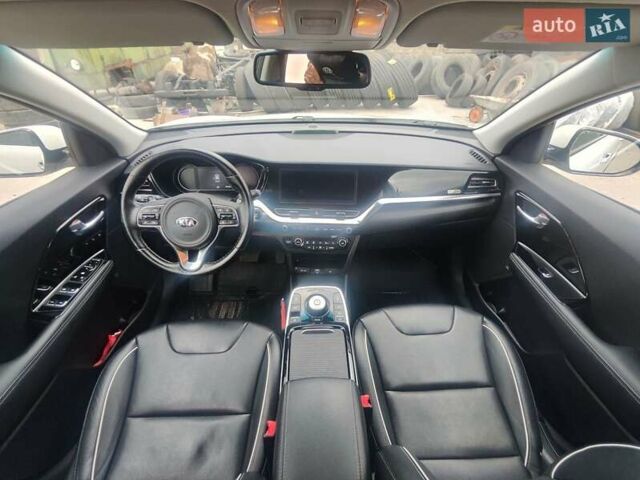 Киа Niro, объемом двигателя 0 л и пробегом 85 тыс. км за 19999 $, фото 33 на Automoto.ua