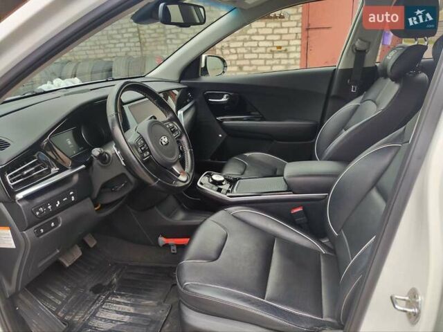 Киа Niro, объемом двигателя 0 л и пробегом 85 тыс. км за 19999 $, фото 30 на Automoto.ua