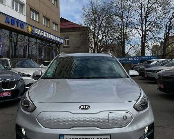 Киа Niro, объемом двигателя 0 л и пробегом 70 тыс. км за 19299 $, фото 8 на Automoto.ua