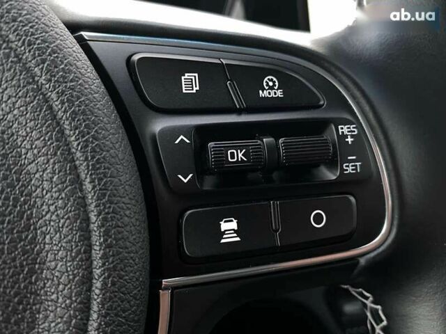 Кіа Niro, об'ємом двигуна 0 л та пробігом 96 тис. км за 19950 $, фото 9 на Automoto.ua