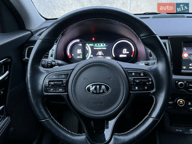 Киа Niro, объемом двигателя 0 л и пробегом 154 тыс. км за 19299 $, фото 16 на Automoto.ua