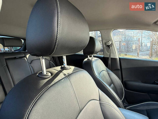 Киа Niro, объемом двигателя 0 л и пробегом 87 тыс. км за 17250 $, фото 61 на Automoto.ua