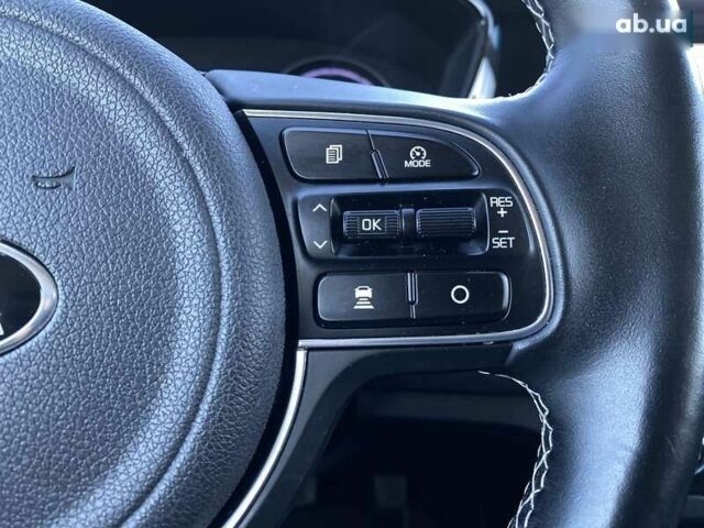 Кіа Niro, об'ємом двигуна 0 л та пробігом 107 тис. км за 21950 $, фото 5 на Automoto.ua