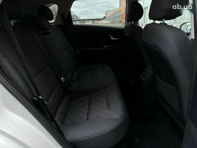 Киа Niro, объемом двигателя 0 л и пробегом 136 тыс. км за 18390 $, фото 13 на Automoto.ua