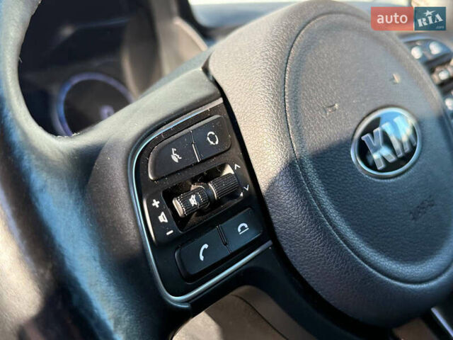 Киа Niro, объемом двигателя 0 л и пробегом 87 тыс. км за 17250 $, фото 44 на Automoto.ua