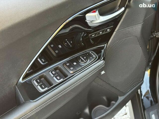 Киа Niro, объемом двигателя 0 л и пробегом 112 тыс. км за 19999 $, фото 17 на Automoto.ua