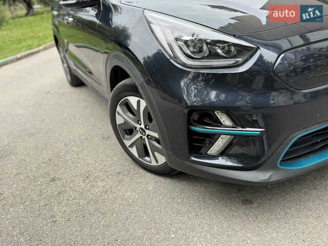 Киа Niro, объемом двигателя 0 л и пробегом 155 тыс. км за 18913 $, фото 2 на Automoto.ua