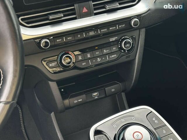 Киа Niro, объемом двигателя 0 л и пробегом 141 тыс. км за 19300 $, фото 1 на Automoto.ua