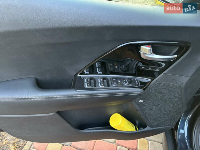 Кіа Niro, об'ємом двигуна 0 л та пробігом 117 тис. км за 19600 $, фото 16 на Automoto.ua