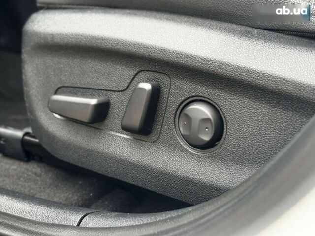 Киа Niro, объемом двигателя 0 л и пробегом 124 тыс. км за 20400 $, фото 15 на Automoto.ua