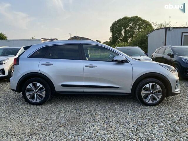 Кіа Niro, об'ємом двигуна 0 л та пробігом 123 тис. км за 20700 $, фото 16 на Automoto.ua