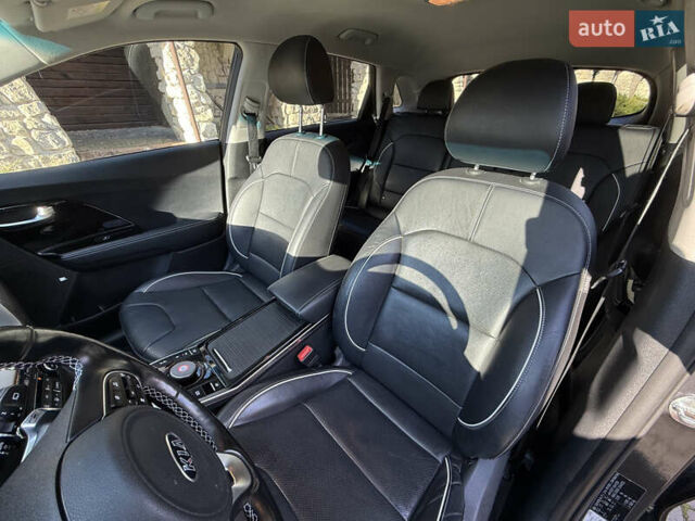 Кіа Niro, об'ємом двигуна 0 л та пробігом 141 тис. км за 18499 $, фото 25 на Automoto.ua
