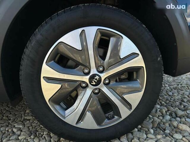 Киа Niro, объемом двигателя 0 л и пробегом 68 тыс. км за 24200 $, фото 28 на Automoto.ua