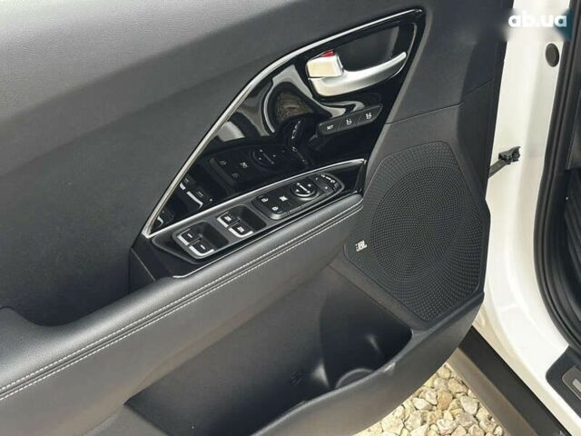 Киа Niro, объемом двигателя 0 л и пробегом 141 тыс. км за 19300 $, фото 22 на Automoto.ua