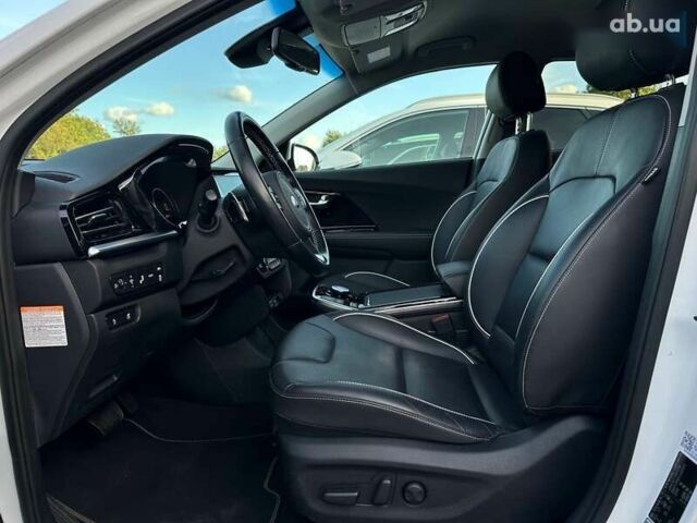 Кіа Niro, об'ємом двигуна 0 л та пробігом 62 тис. км за 23400 $, фото 28 на Automoto.ua