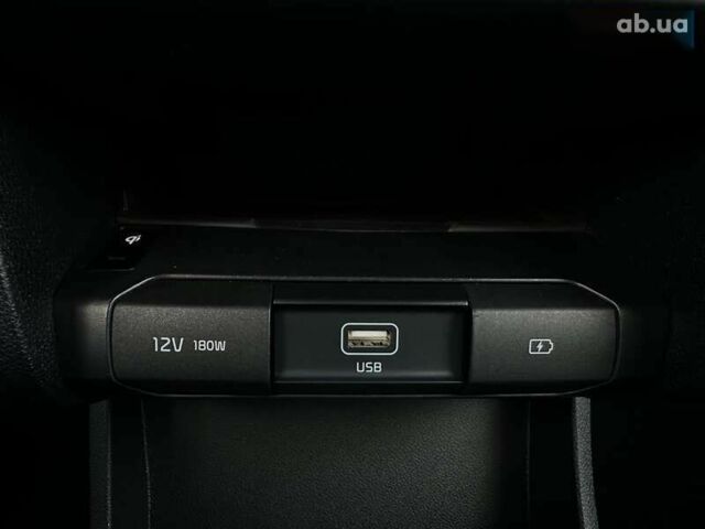 Киа Niro, объемом двигателя 0 л и пробегом 68 тыс. км за 24200 $, фото 12 на Automoto.ua