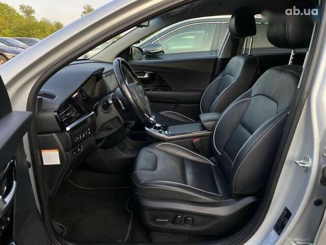 Кіа Niro, об'ємом двигуна 0 л та пробігом 123 тис. км за 20700 $, фото 23 на Automoto.ua
