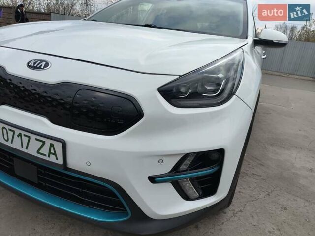 Киа Niro, объемом двигателя 0 л и пробегом 85 тыс. км за 19999 $, фото 2 на Automoto.ua