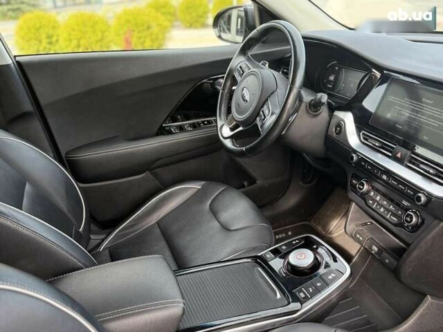 Киа Niro, объемом двигателя 0 л и пробегом 114 тыс. км за 19700 $, фото 7 на Automoto.ua