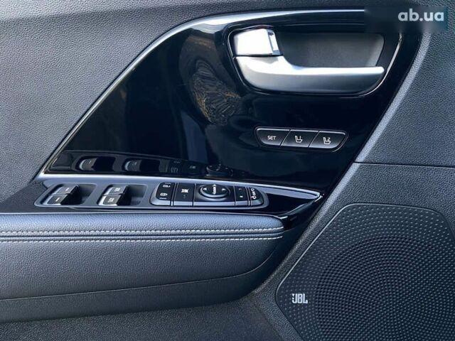 Киа Niro, объемом двигателя 0 л и пробегом 95 тыс. км за 21200 $, фото 6 на Automoto.ua